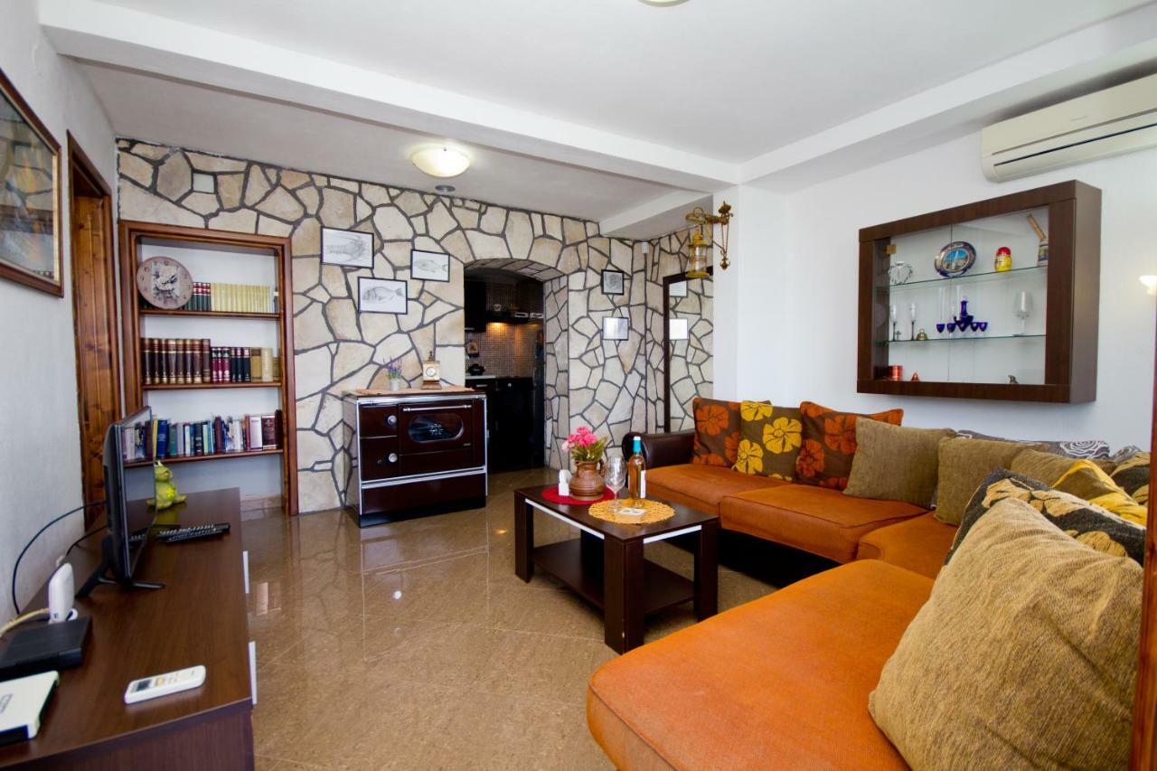 Apartments Dora Dobra Voda Exterior photo