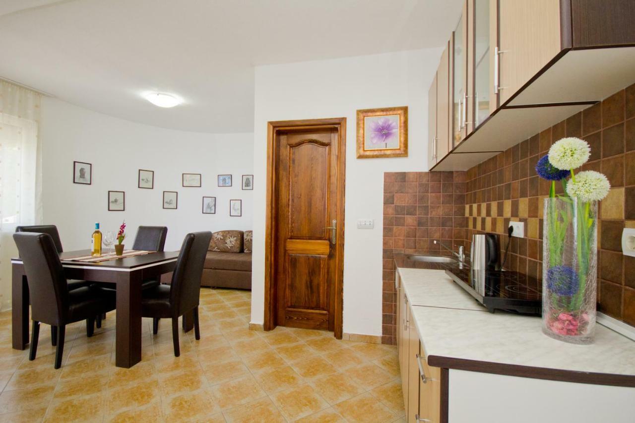 Apartments Dora Dobra Voda Exterior photo