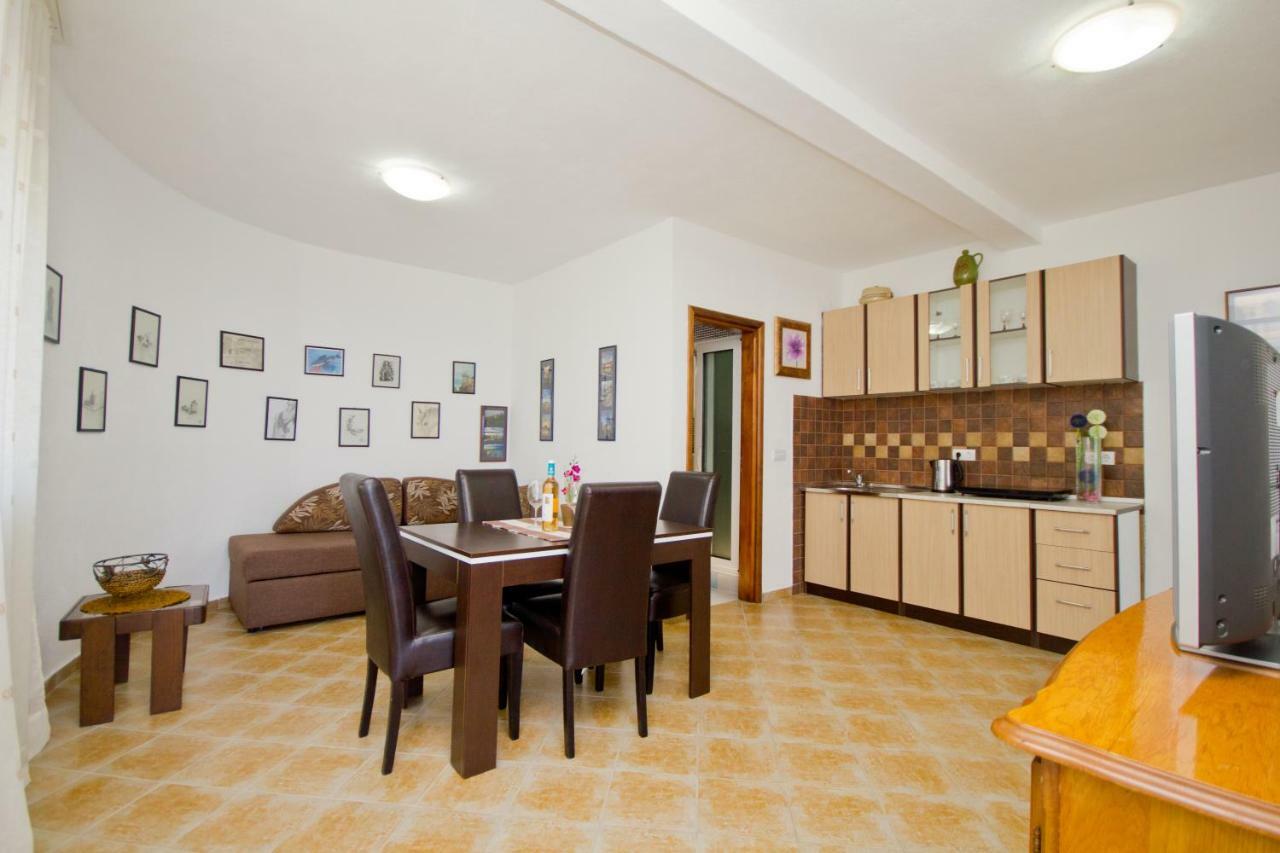 Apartments Dora Dobra Voda Exterior photo