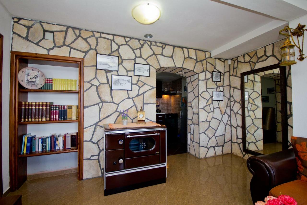 Apartments Dora Dobra Voda Exterior photo